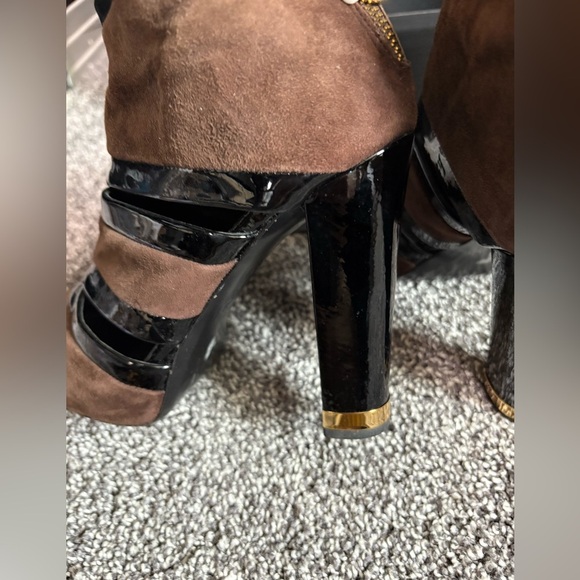 Tory Burch Black and Brown Heeled Boots - Picture 8 of 16